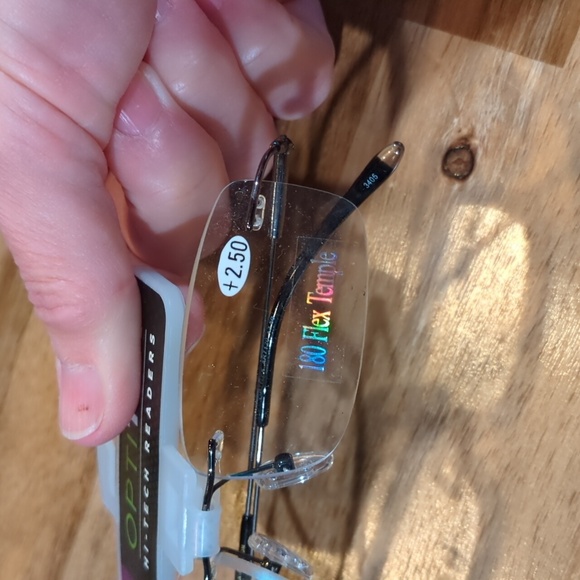 NWT Optitek Hi-Tech readers +2.50 - Picture 5 of 11